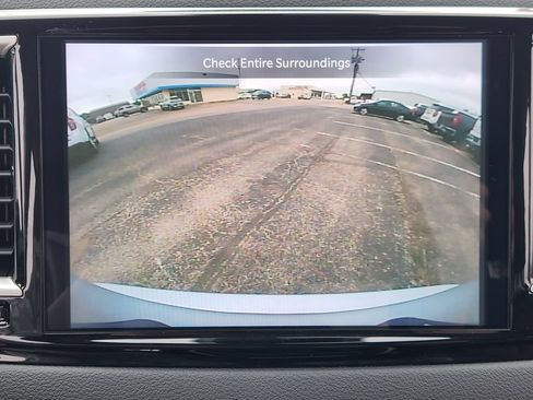 Used 2024 Chrysler Pacifica Touring-L FWD image 17