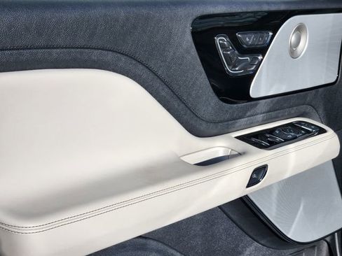 New 2026 Lincoln Aviator Reserve w/ Luxury Package image 9