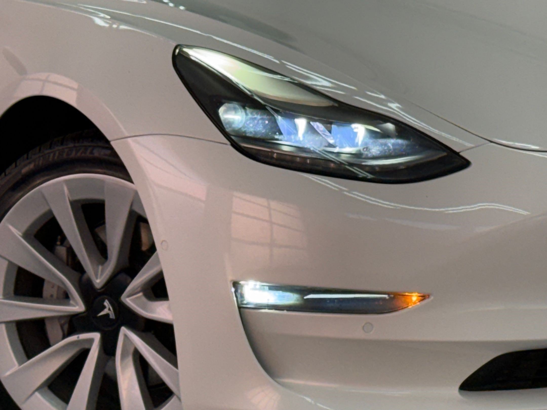 Used 2022 Tesla Model 3 Long Range AWD/4WD image 25