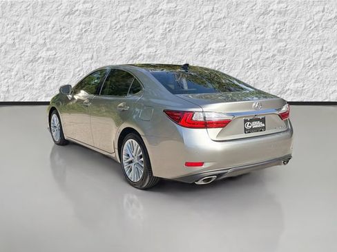 Used 2017 Lexus ES 350 w/ Ultra Luxury Package FWD image 5