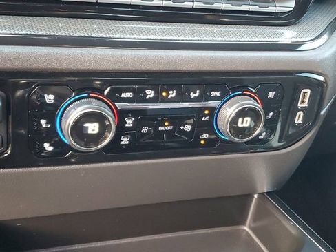 Used 2022 Chevrolet Silverado 1500 ZR2 w/ Technology Package image 24