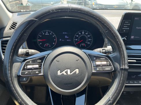 Used 2023 Kia Seltos S AWD/4WD image 18