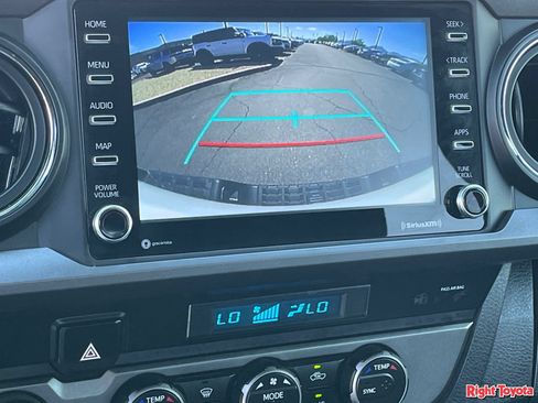 Certified 2022 Toyota Tacoma TRD Off-Road AWD/4WD image 28