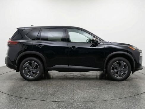 Used 2025 Nissan Rogue SV image 11