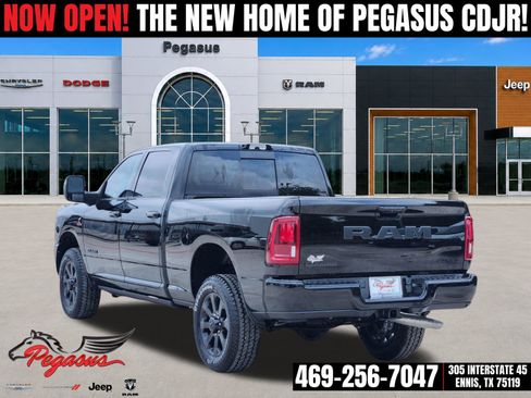 New 2026 RAM 2500 Laramie AWD/4WD image 4