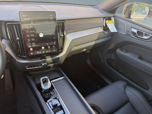 New 2026 Volvo XC60 B5 Ultra w/ Climate Package AWD/4WD image 24