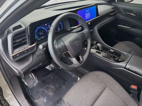 Used 2024 Toyota Crown XLE image 9