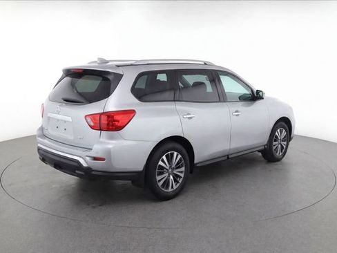 Used 2019 Nissan Pathfinder SV FWD image 5