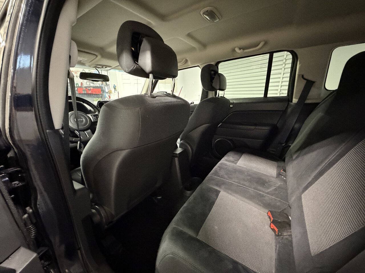 Used 2011 Jeep Patriot Latitude AWD/4WD image 13