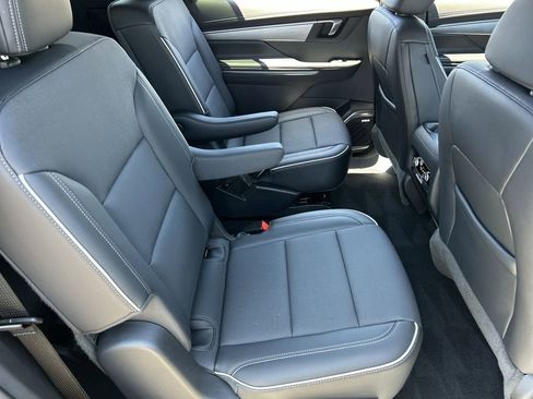 Used 2025 Buick Enclave Preferred w/ Power Package AWD/4WD image 28