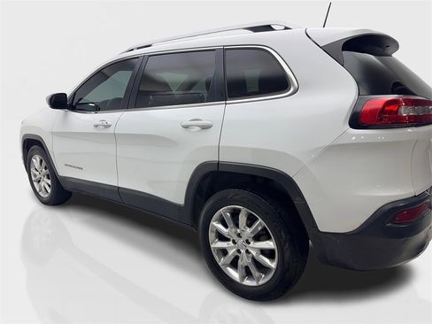 Used 2016 Jeep Cherokee Limited image 14