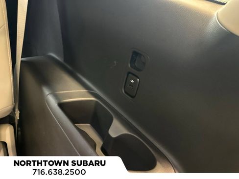 Used 2021 Buick Enclave Essence w/ Sound and Sites Package AWD/4WD image 24