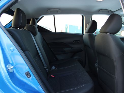 Certified 2021 Nissan Kicks SV image 12