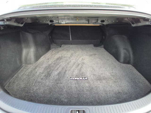 Used 2021 Toyota Corolla LE w/ Carpet Mat Package (TMS) FWD image 18