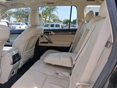 Used 2023 Lexus GX 460 Luxury w/ Accessory Package AWD/4WD image 6