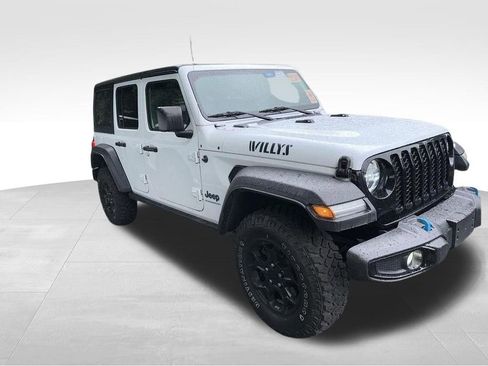 Used 2023 Jeep Wrangler Unlimited w/ Cold Weather Group AWD/4WD image 2