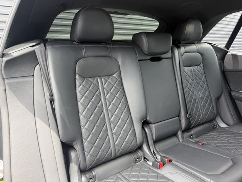 Used 2022 Audi SQ8 Prestige AWD/4WD image 18