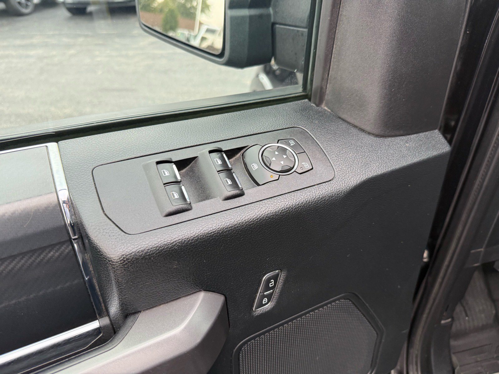 Used 2019 Ford F150 4x4 SuperCrew image 14