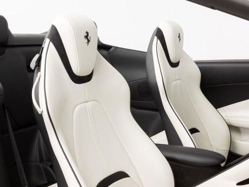 Certified 2024 Ferrari Roma Spider image 61