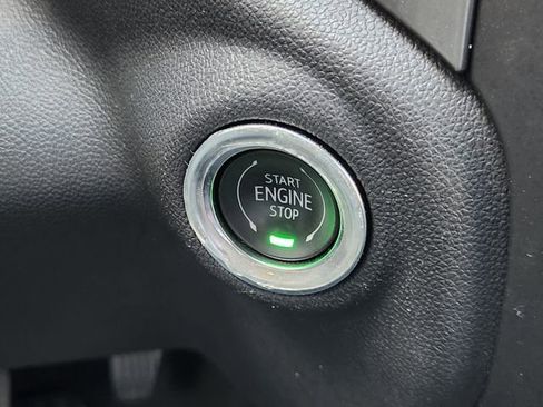 Used 2023 Chevrolet Silverado 1500 Custom image 18