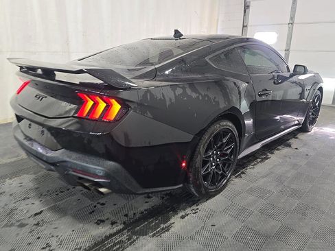 Used 2024 Ford Mustang GT Premium w/ GT Performance Package RWD image 4