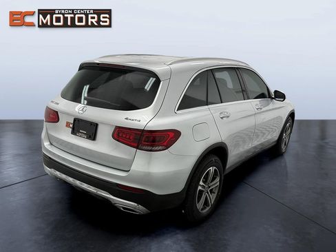 Used 2020 Mercedes-Benz GLC 300 4MATIC SUV image 6
