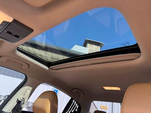 Used 2024 Nissan Sentra SV w/ SV Premium Package image 16