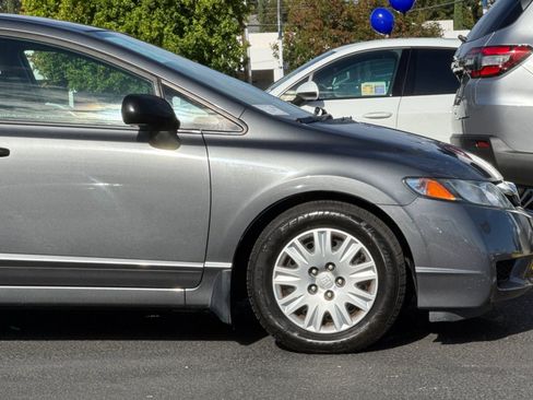 Used 2011 Honda Civic DX-VP image 32
