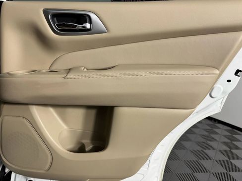 Used 2018 Nissan Pathfinder Platinum image 52