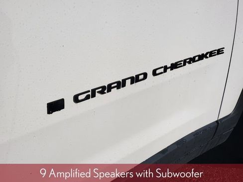 Used 2025 Jeep Grand Cherokee Limited w/ Black Appearance Package AWD/4WD image 7