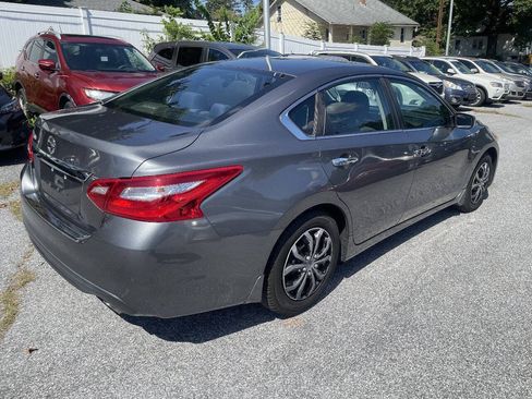 Used 2017 Nissan Altima 2.5 S w/ Power Driver Seat Package FWD image 5