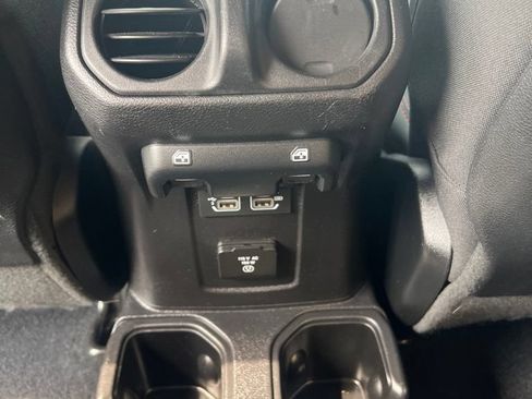 Used 2020 Jeep Wrangler Unlimited Rubicon AWD/4WD image 19