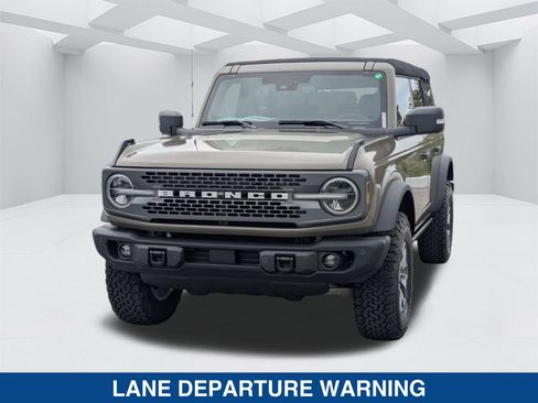 New 2025 Ford Bronco Badlands image 8