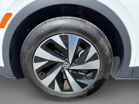 Certified 2024 Volkswagen ID.4 2WD image 9