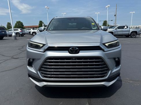 Used 2024 Toyota Grand Highlander AWD Hybrid image 3