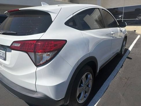 Used 2022 Honda HR-V LX image 11
