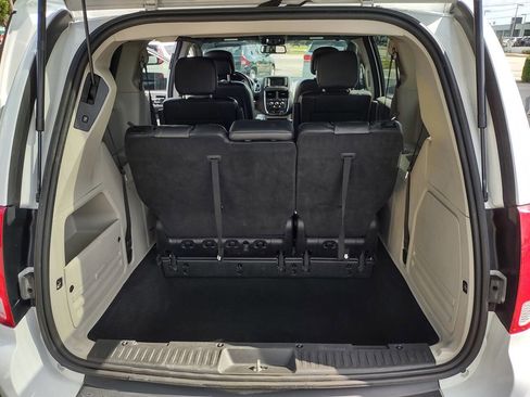 Used 2020 Dodge Grand Caravan SXT FWD image 30