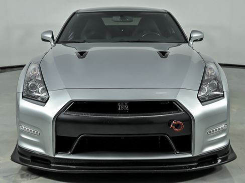 Used 2012 Nissan GT-R Premium AWD/4WD image 5
