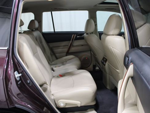 Used 2013 Toyota Highlander Limited FWD image 22