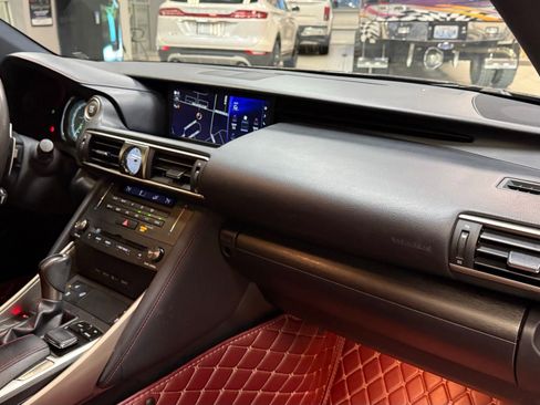 Used 2019 Lexus IS 300 AWD image 20