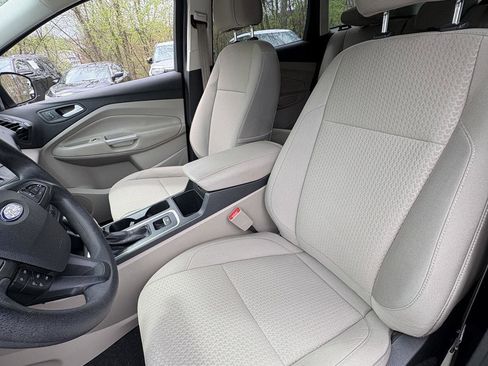 Used 2017 Ford Escape SE AWD/4WD image 16