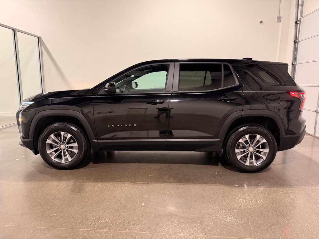 Used 2026 Chevrolet Equinox LT AWD/4WD image 8