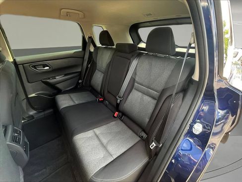 Used 2025 Nissan Rogue SV AWD/4WD image 25