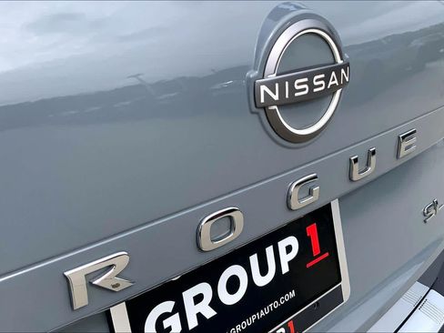 Used 2023 Nissan Rogue SL w/ SL Premium Package FWD image 31