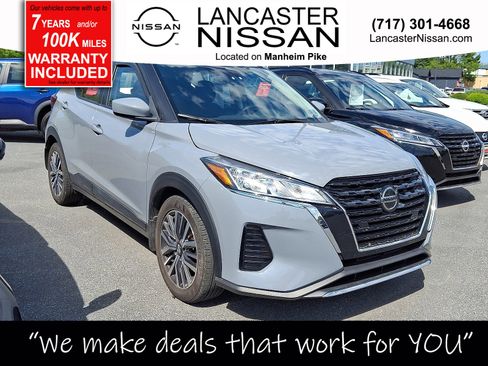 Certified 2021 Nissan Kicks SV FWD image 1
