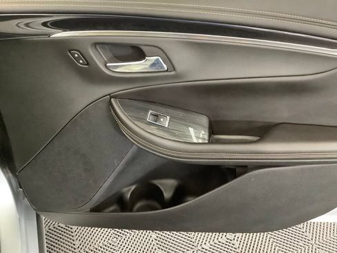 Used 2019 Chevrolet Impala LT FWD image 26