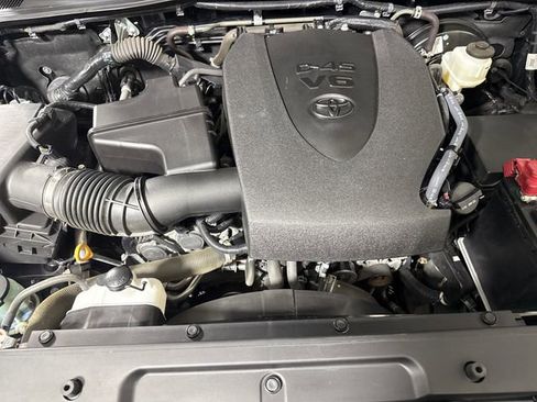Used 2023 Toyota Tacoma SR AWD/4WD image 39