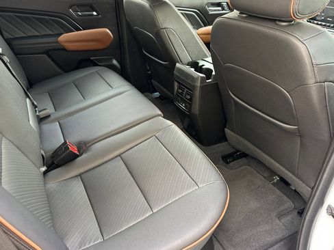 Certified 2023 GMC Canyon AT4 w/ AT4 Premium Package AWD/4WD image 18