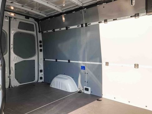 Used 2020 Mercedes-Benz Sprinter 2500 image 15