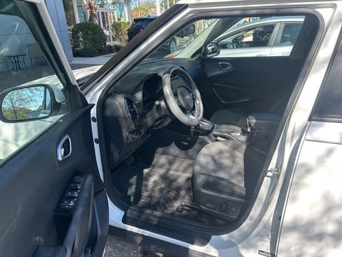 Used 2021 Kia Soul EX image 4